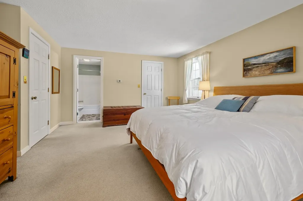 6 Wyeth Farm Circle Lebanon NH 03784