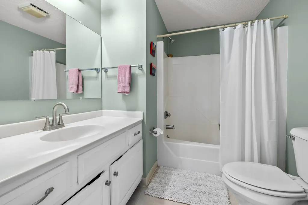 6 Wyeth Farm Circle Lebanon NH 03784