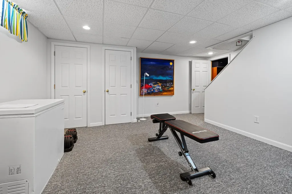 6 Wyeth Farm Circle Lebanon NH 03784