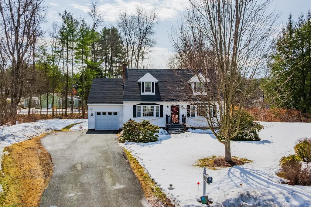 6 Wyeth Farm Circle Lebanon NH 03784