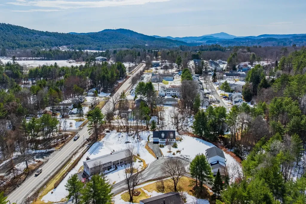 6 Wyeth Farm Circle Lebanon NH 03784