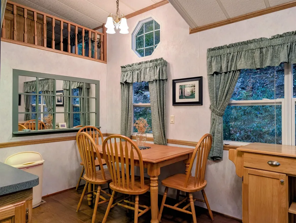 34 Upper Meadows Road Holderness NH 03245