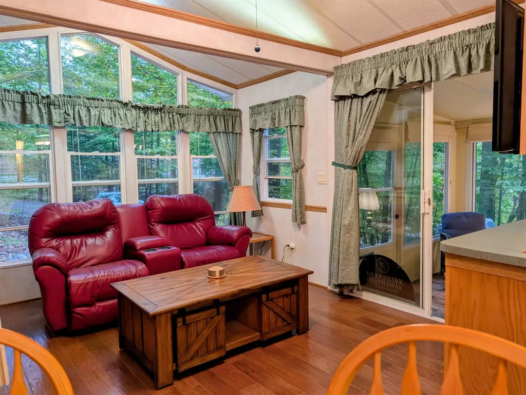 34 Upper Meadows Road Holderness NH 03245