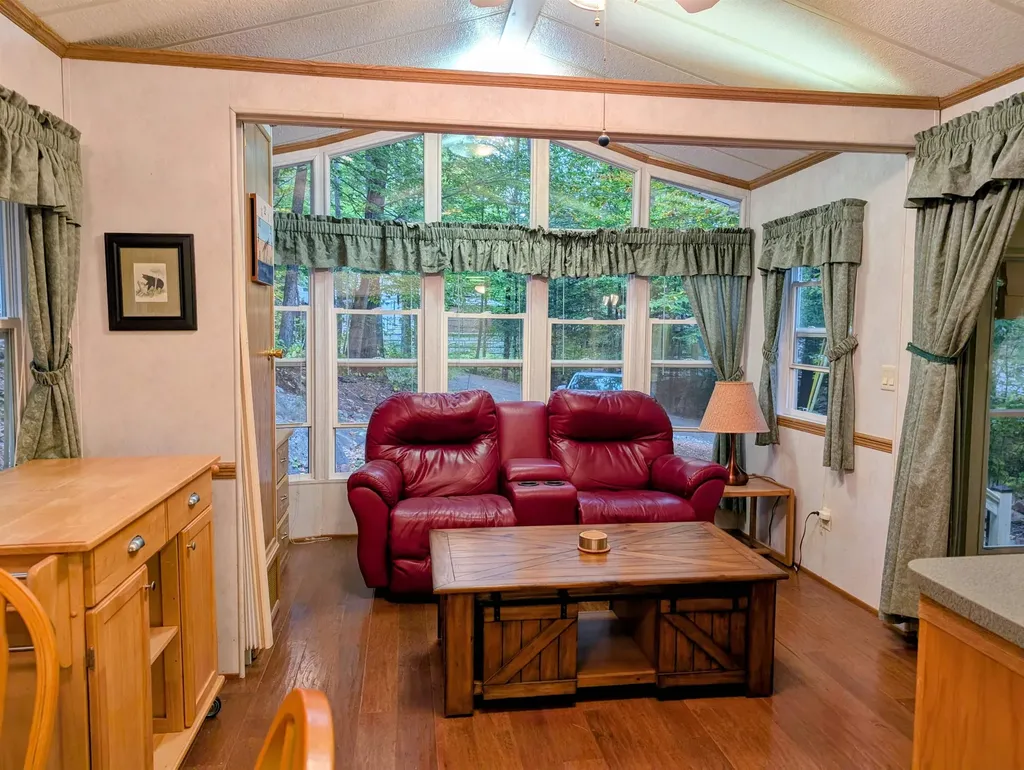 34 Upper Meadows Road Holderness NH 03245