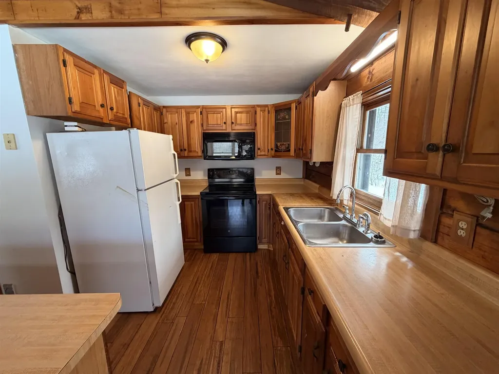 982 Ten Rod Road Farmington NH 03835