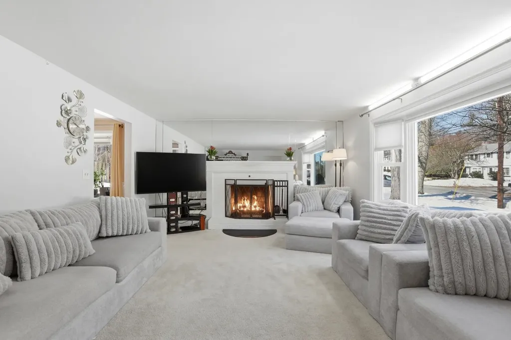 10 Todd Road Nashua NH 03064