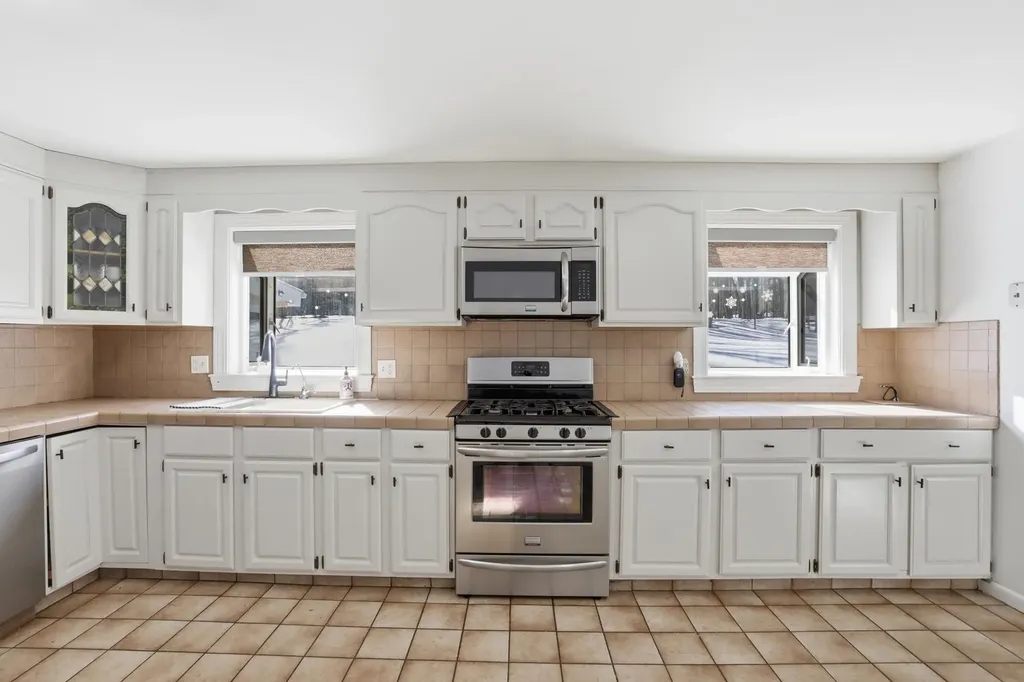 10 Todd Road Nashua NH 03064