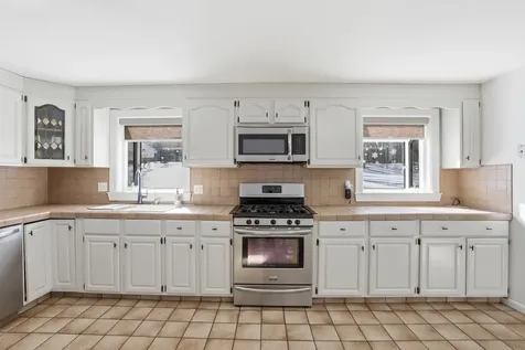 10 Todd Road Nashua NH 03064