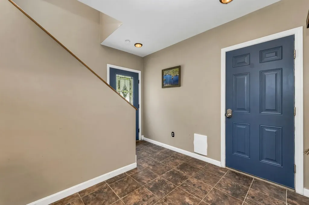 9 Warbonnet Lane Gilmanton NH 03237