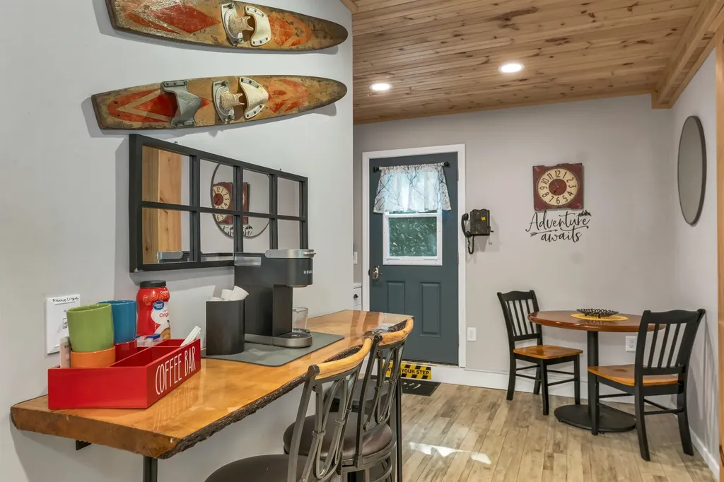 9 Warbonnet Lane Gilmanton NH 03237
