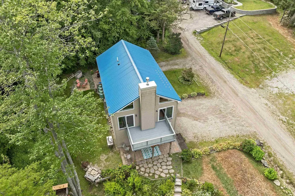 9 Warbonnet Lane Gilmanton NH 03237