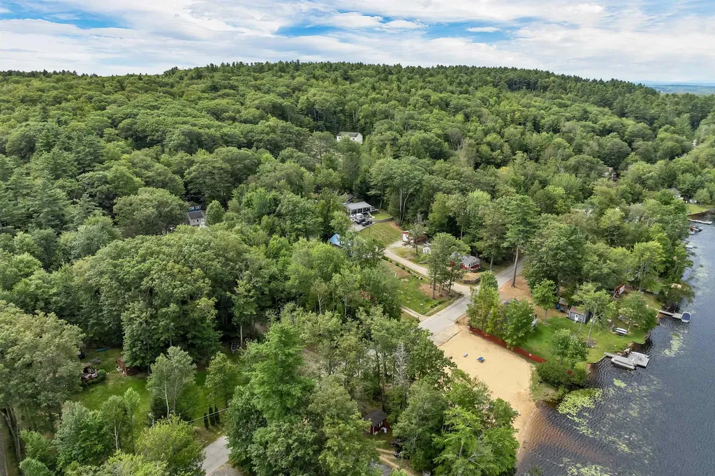 9 Warbonnet Lane Gilmanton NH 03237