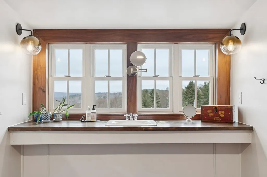 673 Reed Road Vershire VT 05079