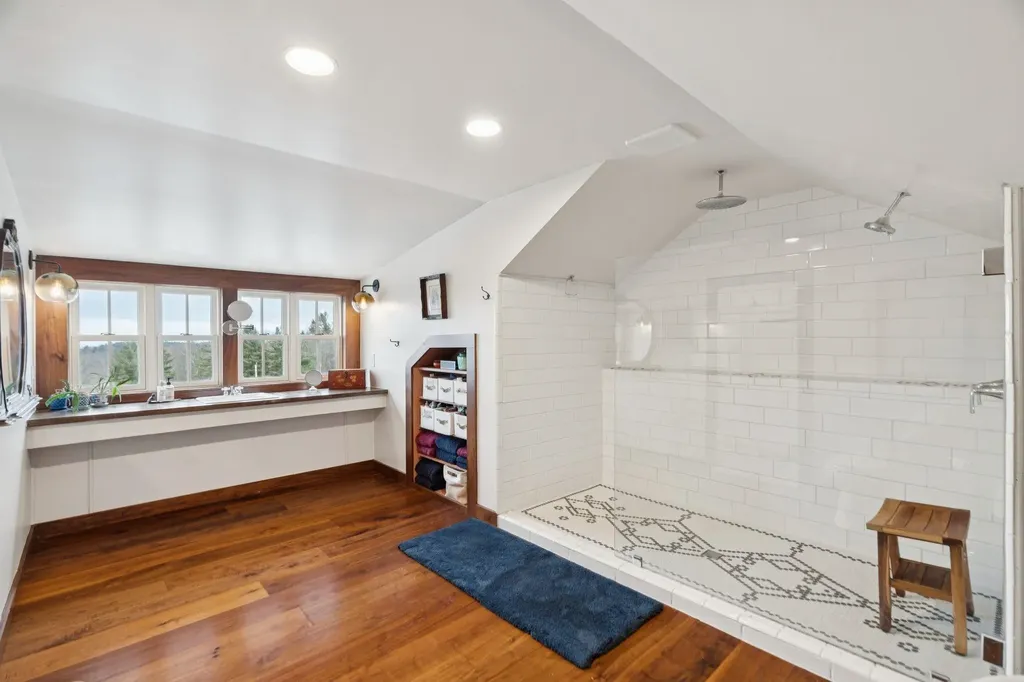 673 Reed Road Vershire VT 05079