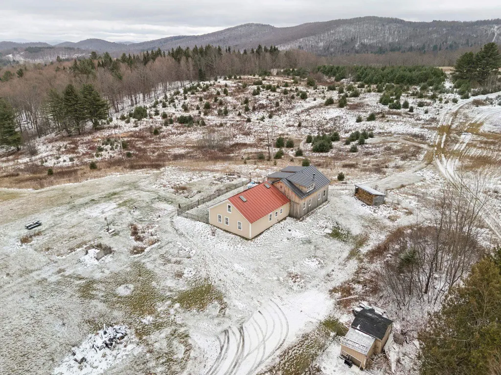 673 Reed Road Vershire VT 05079