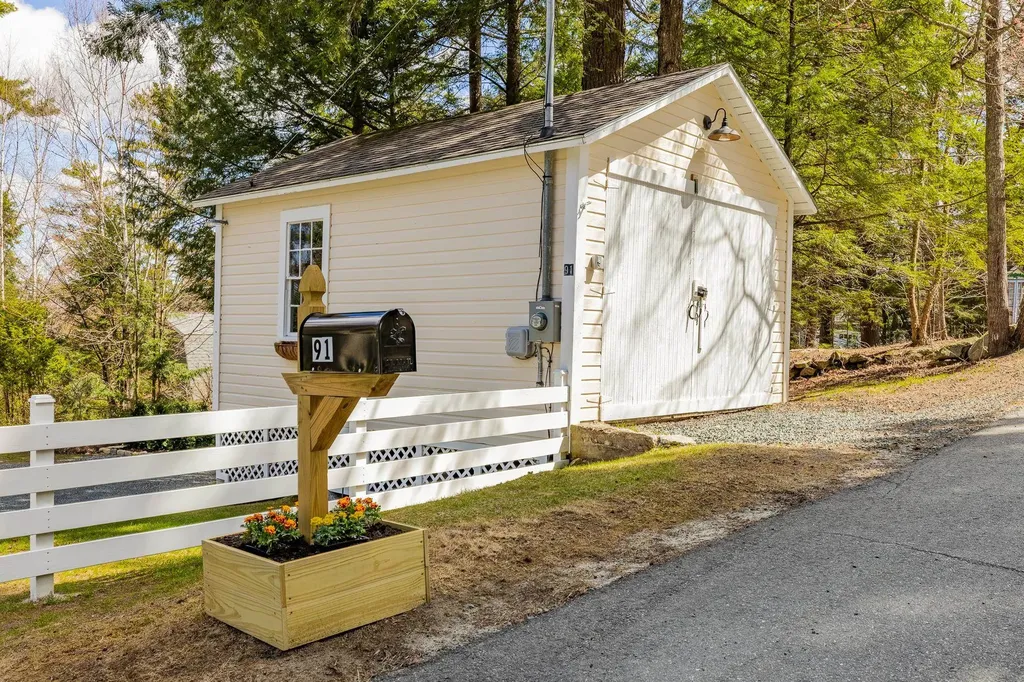 91 Algonquin Road Enfield NH 03748