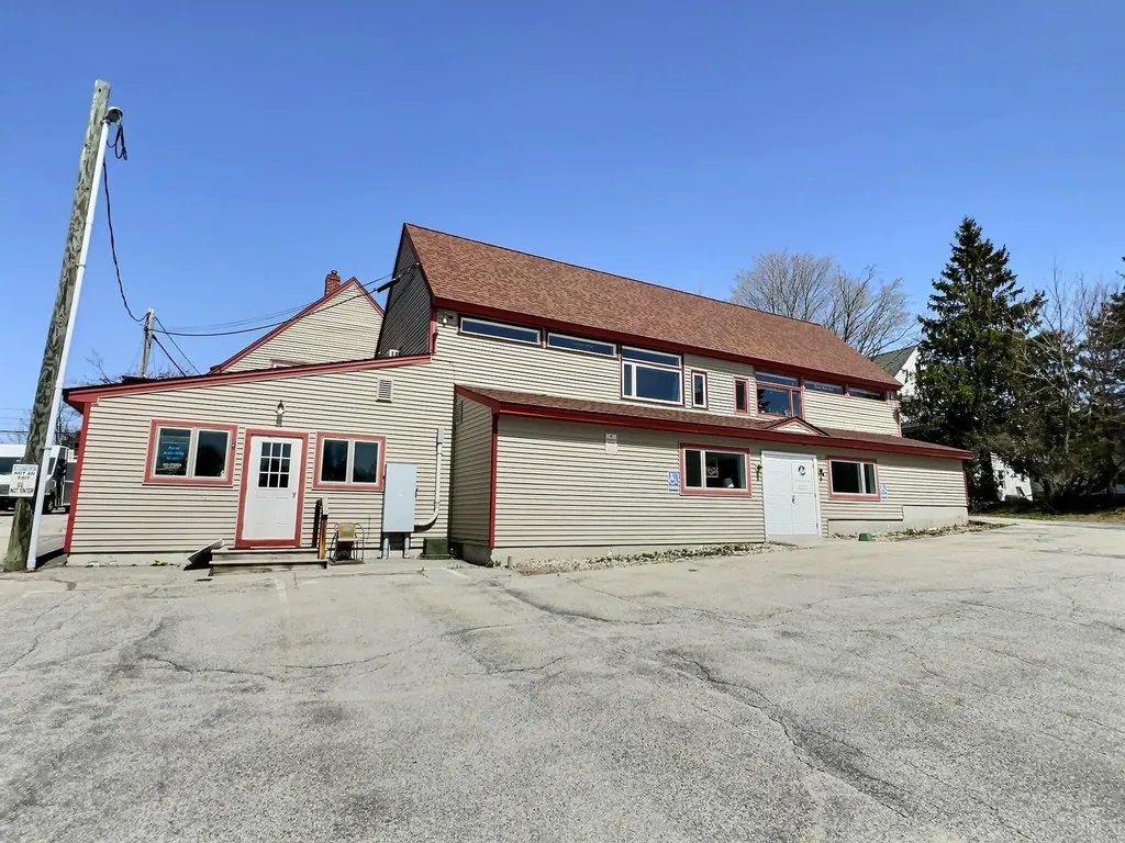 428 Main Street New London NH 03257