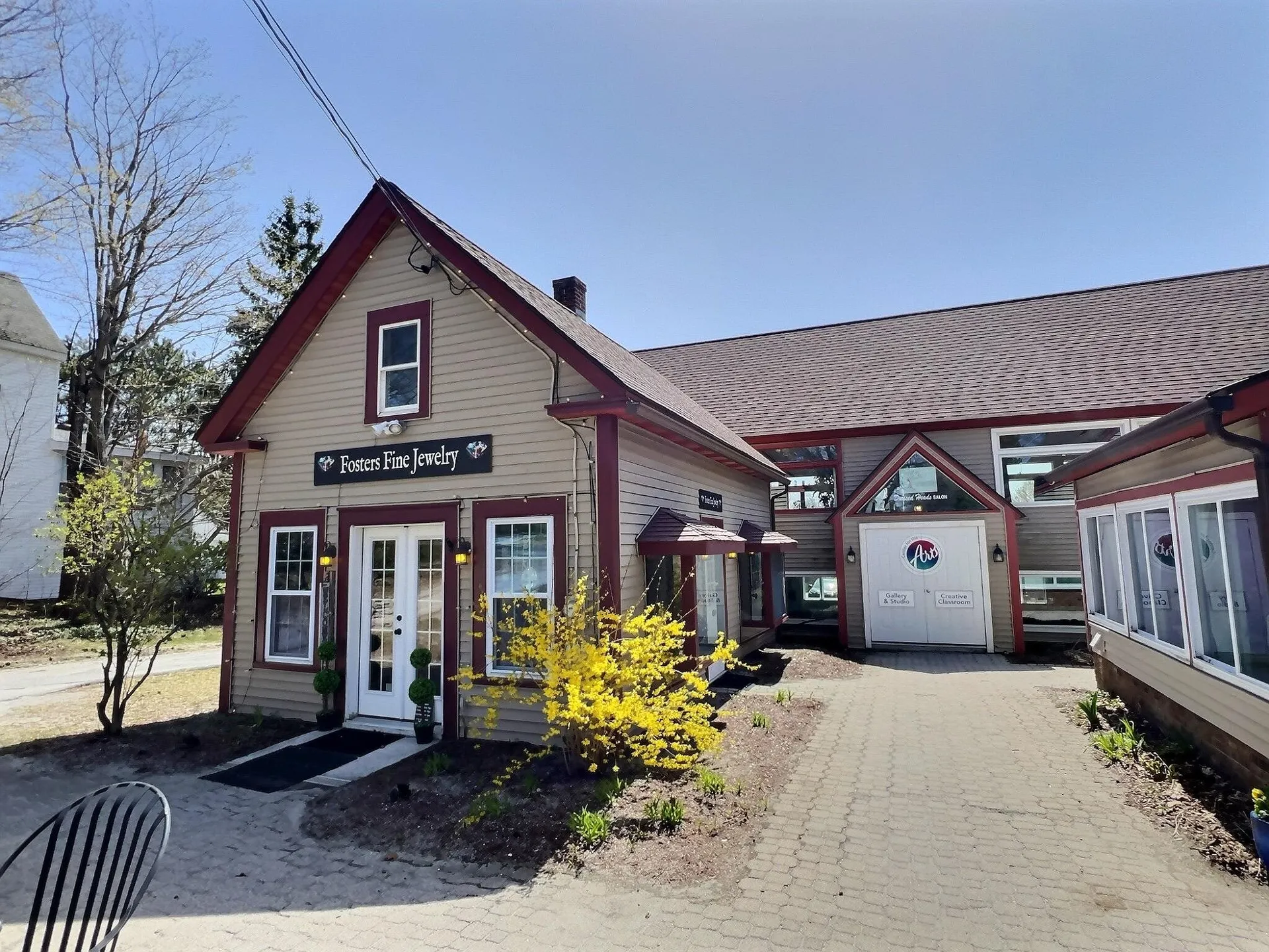 428 Main Street New London NH 03257