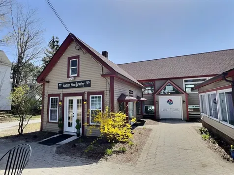 428 Main Street New London NH 03257