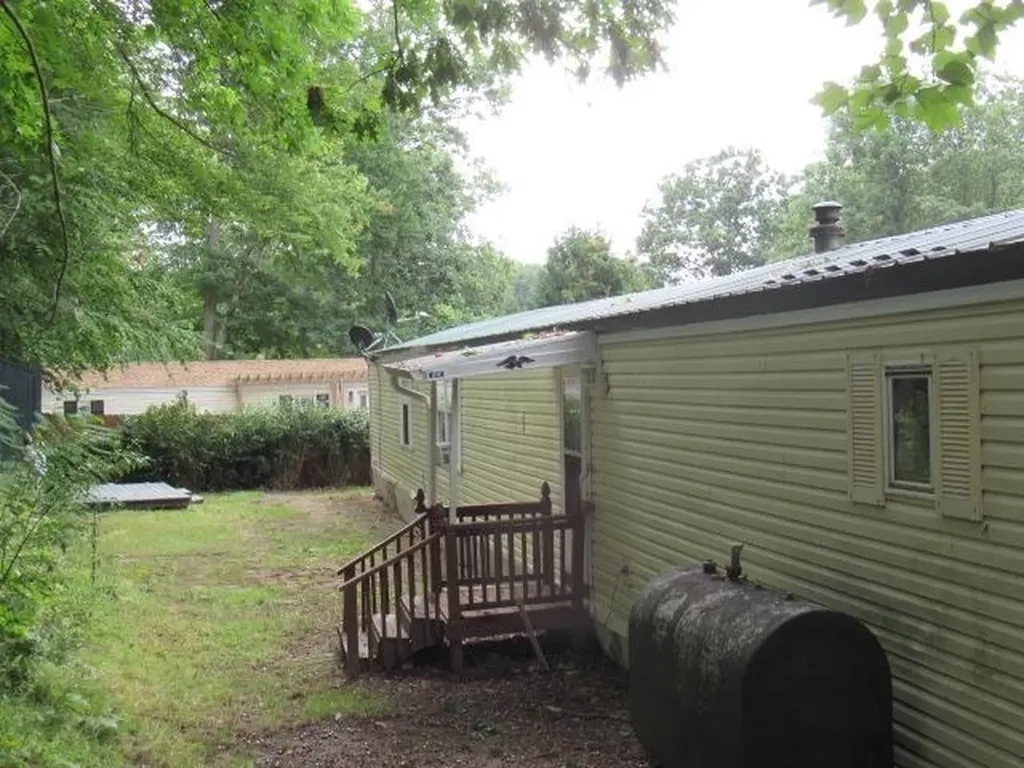 16 Fox Cross Lane Northwood NH 03261