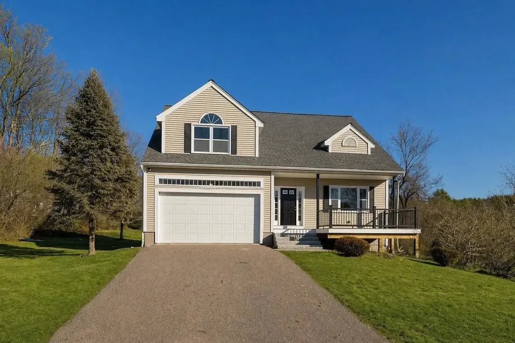 26 Moffat Street Portsmouth NH 03801