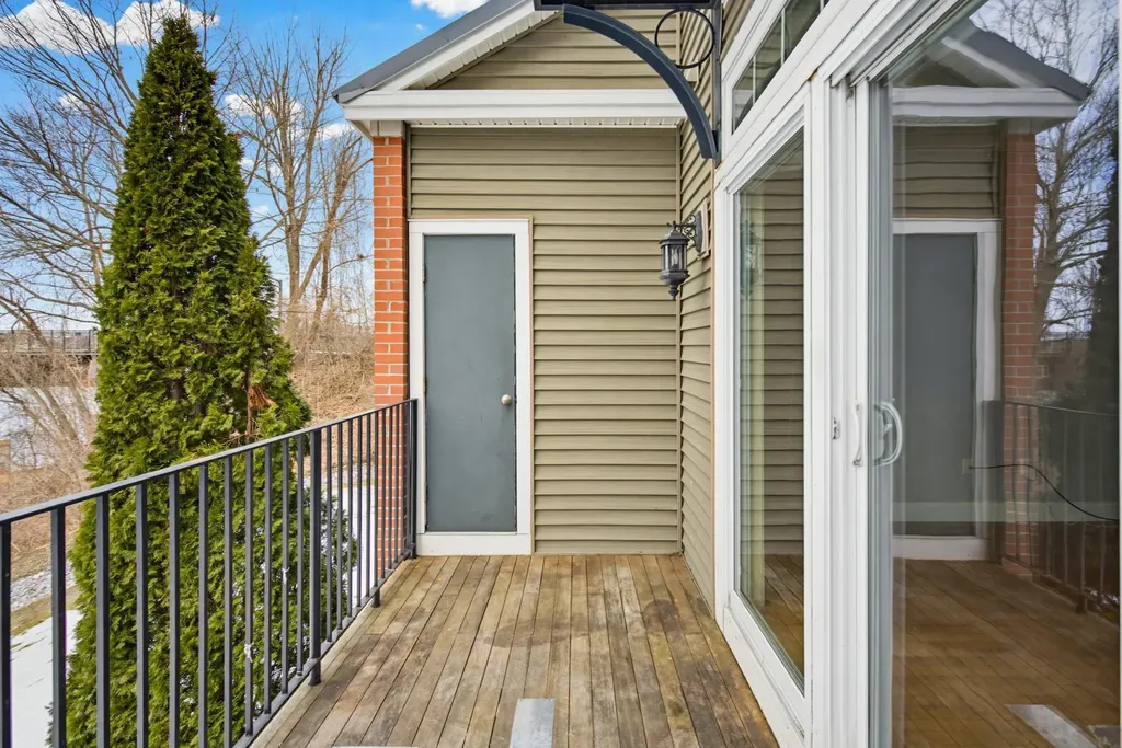 107 Riverwalk Way Manchester NH 03101