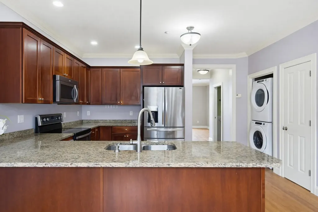 107 Riverwalk Way Manchester NH 03101