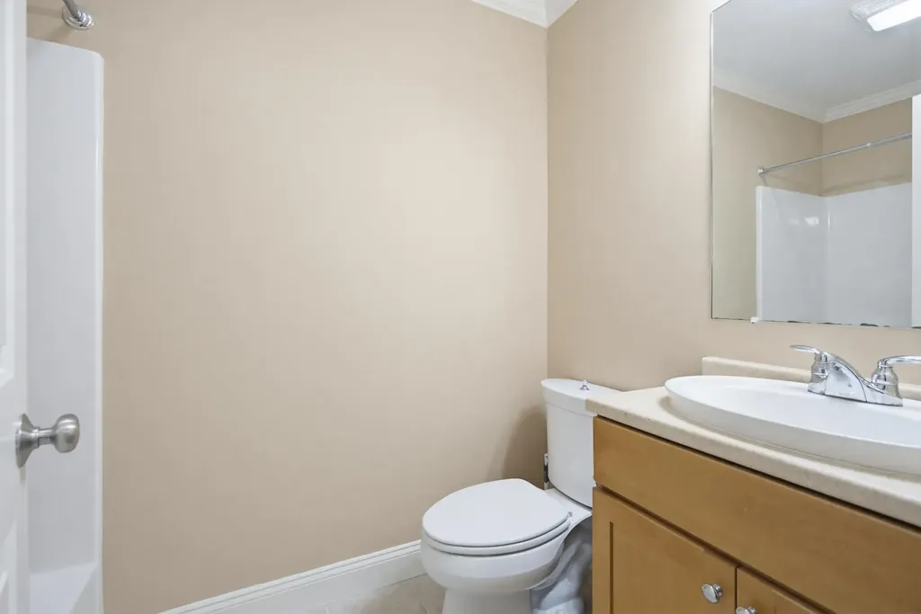 107 Riverwalk Way Manchester NH 03101