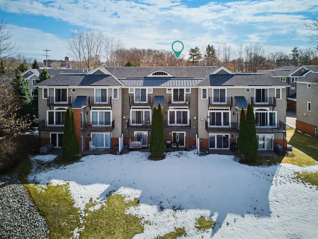 107 Riverwalk Way Manchester NH 03101