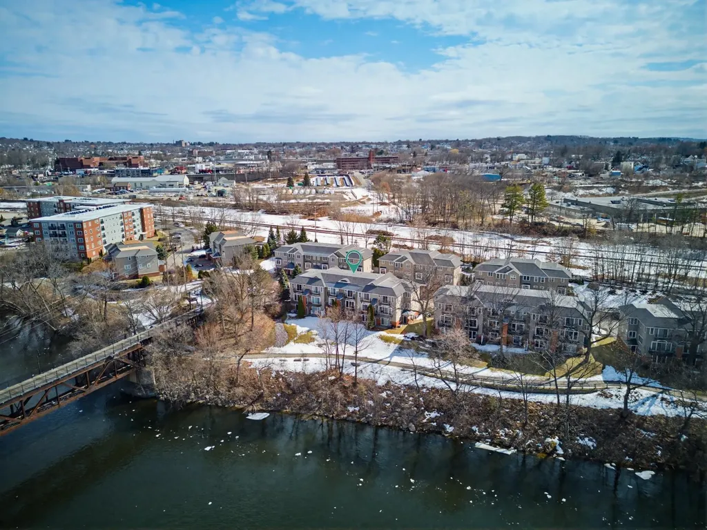 107 Riverwalk Way Manchester NH 03101
