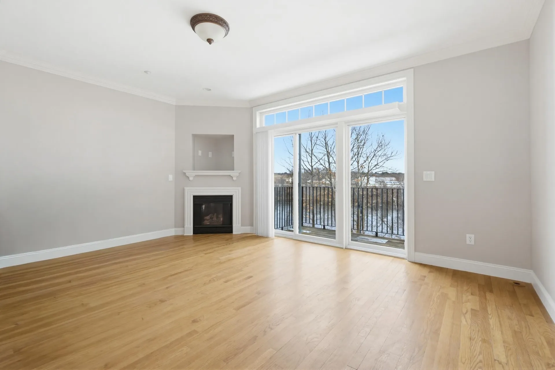 107 Riverwalk Way Manchester NH 03101