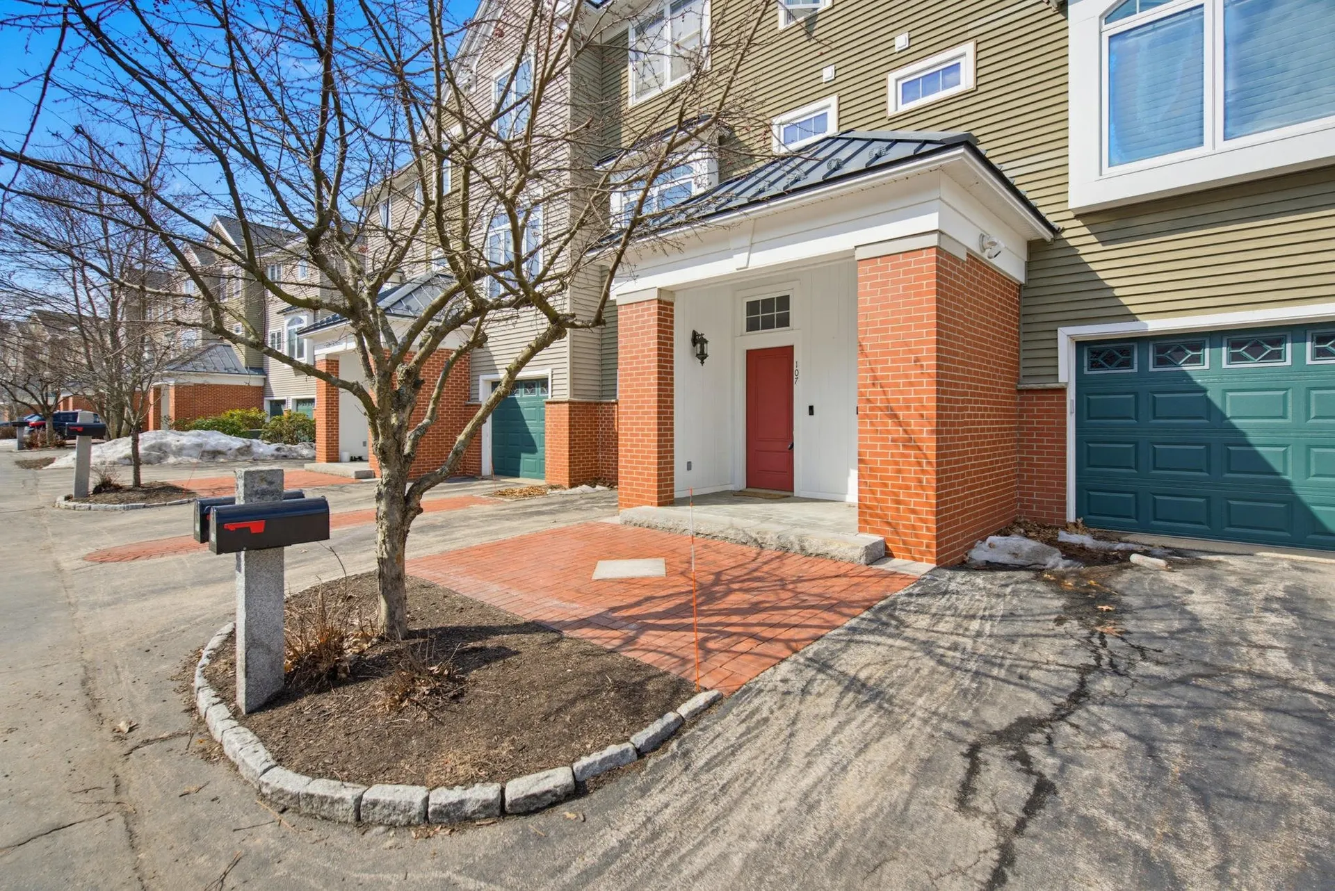 107 Riverwalk Way Manchester NH 03101