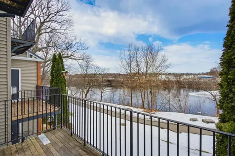 107 Riverwalk Way Manchester NH 03101
