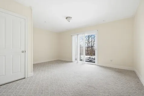 107 Riverwalk Way Manchester NH 03101