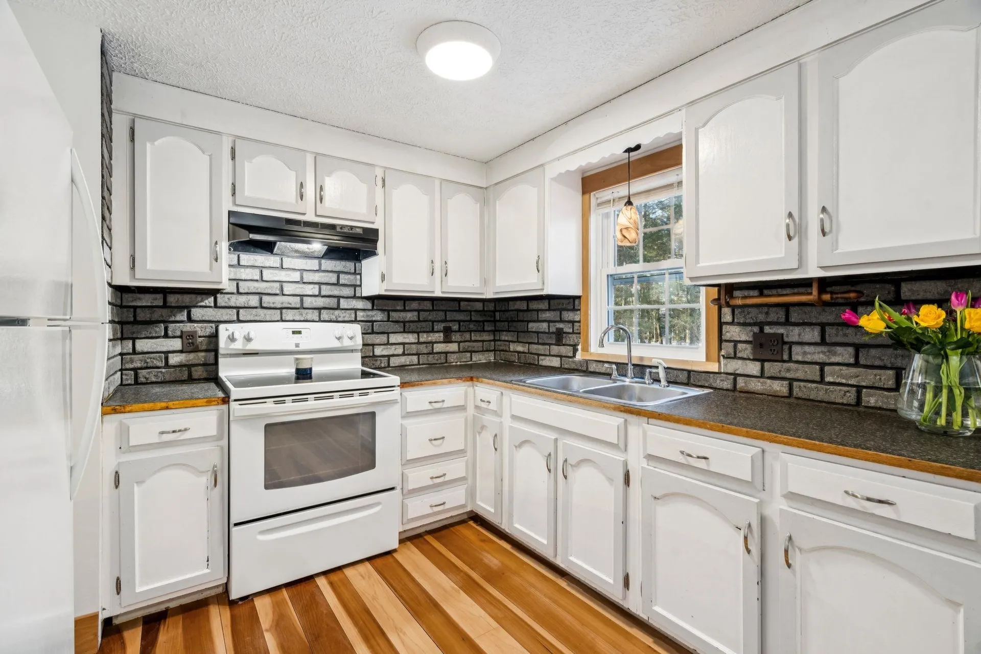 24 Pine Meadow Drive North Berwick ME 03906