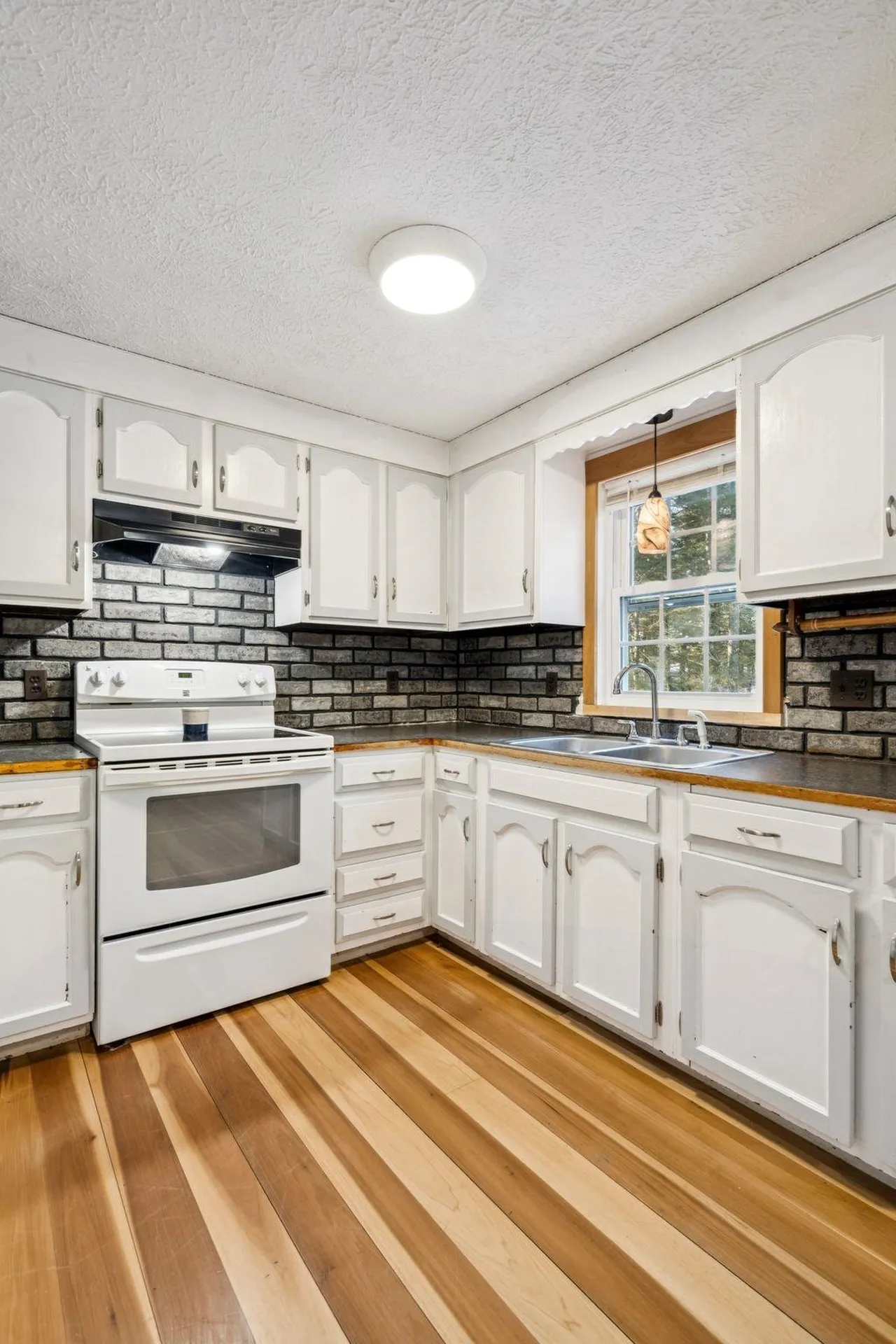 24 Pine Meadow Drive North Berwick ME 03906