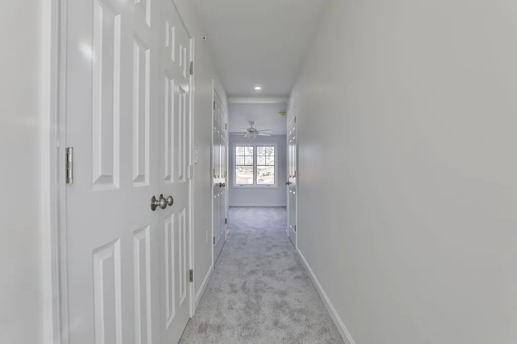 31 Crestview Way Raymond NH 03077