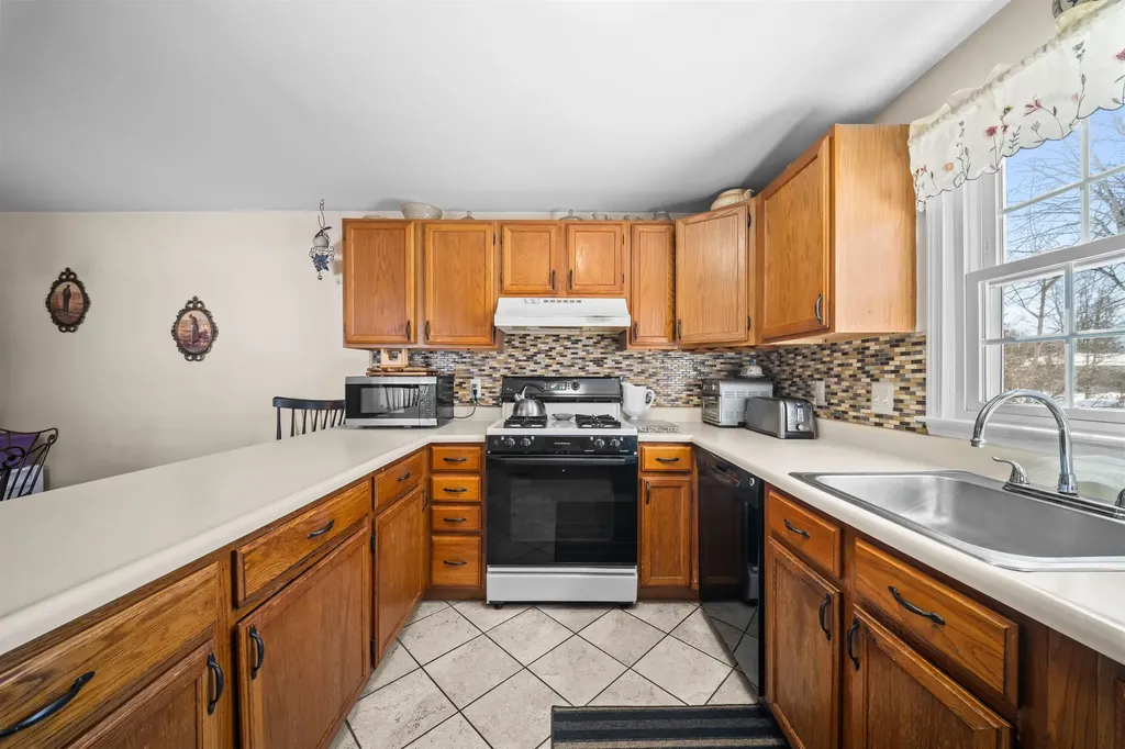 16 Springfield Estates Rochester NH 03867