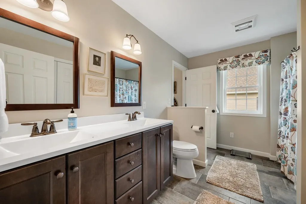 49 Waterlefe Way Colchester VT 05446