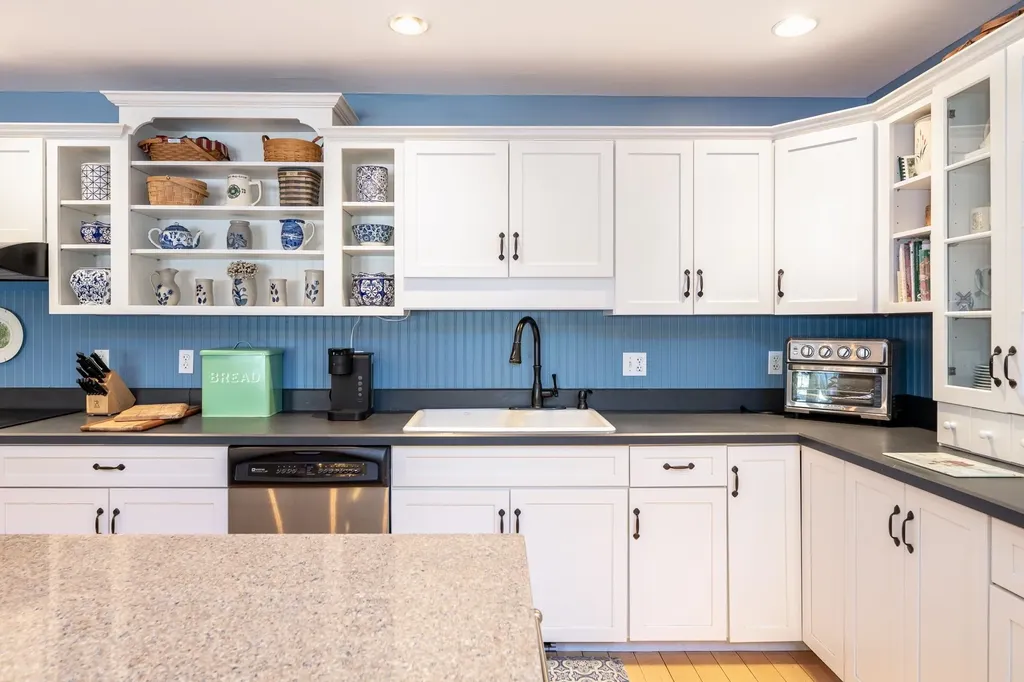 8 Oak Knoll Road Meredith NH 03253