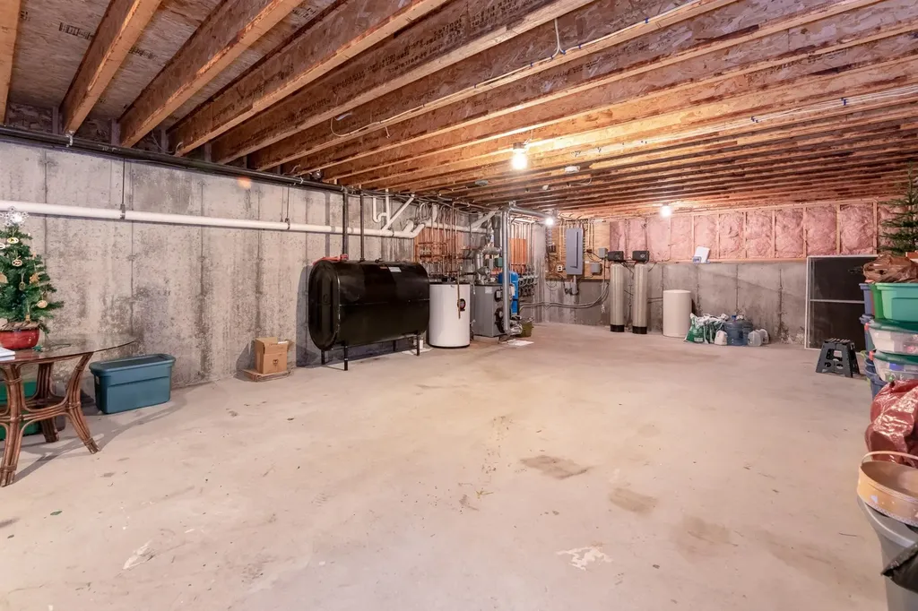 8 Oak Knoll Road Meredith NH 03253
