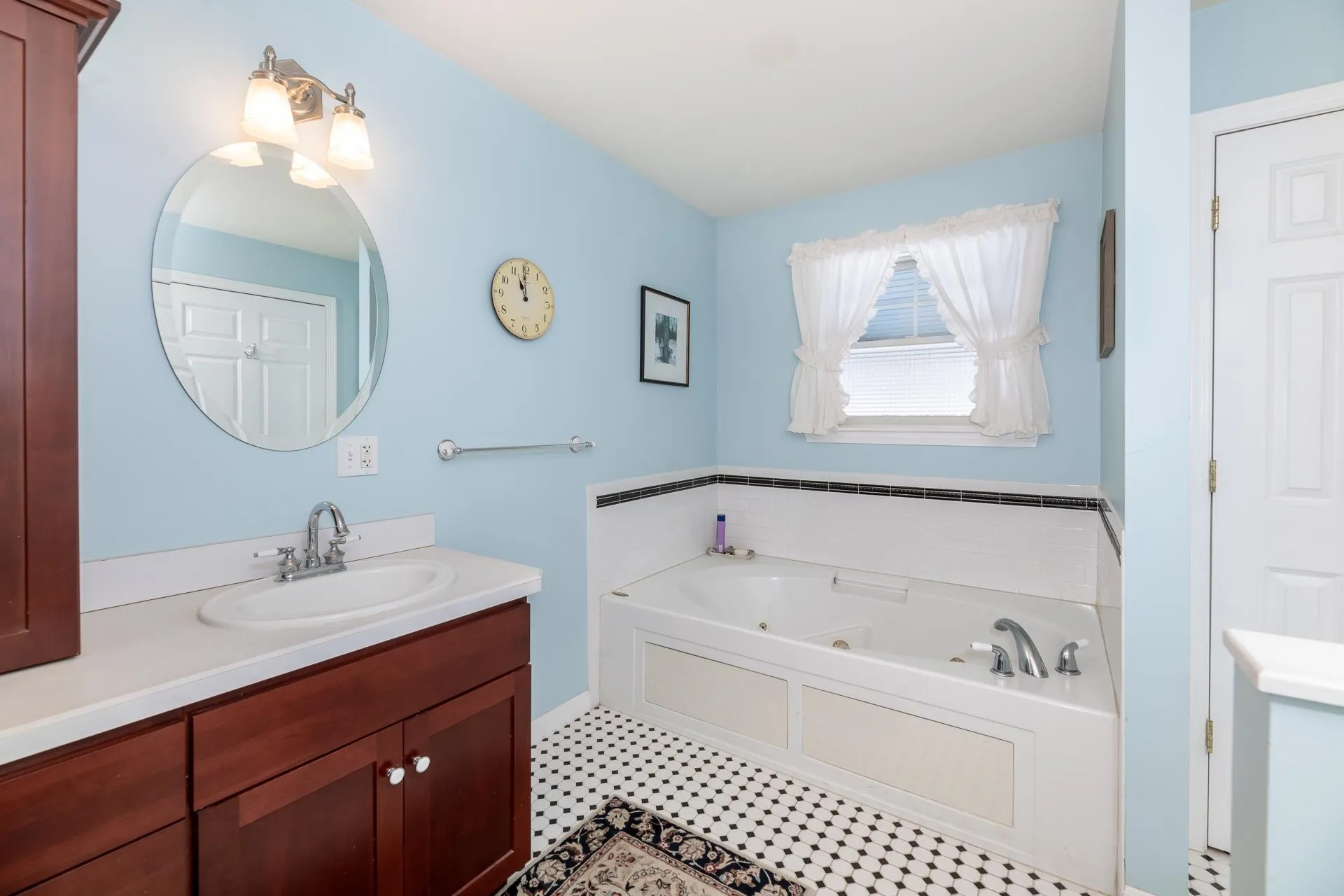 8 Oak Knoll Road Meredith NH 03253