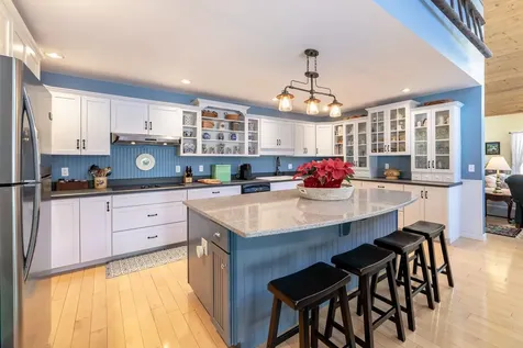 8 Oak Knoll Road Meredith NH 03253