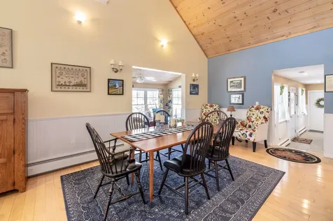 8 Oak Knoll Road Meredith NH 03253
