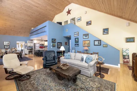 8 Oak Knoll Road Meredith NH 03253