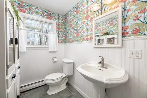 8 Oak Knoll Road Meredith NH 03253