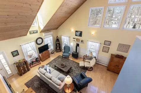 8 Oak Knoll Road Meredith NH 03253