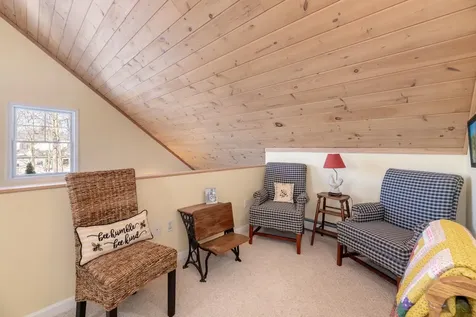 8 Oak Knoll Road Meredith NH 03253