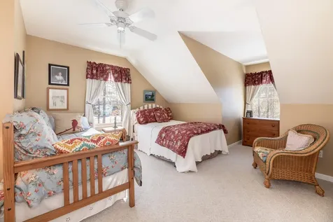 8 Oak Knoll Road Meredith NH 03253