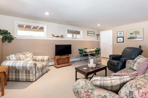 8 Oak Knoll Road Meredith NH 03253